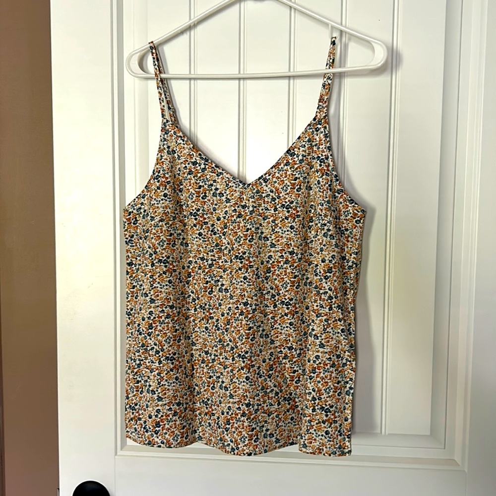 Cute flowered tank with lace and tie in back